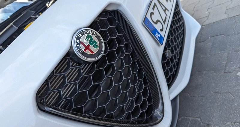 Alfa Romeo Giulia cena 133000 przebieg: 57000, rok produkcji 2019 z Zawiercie małe 407
